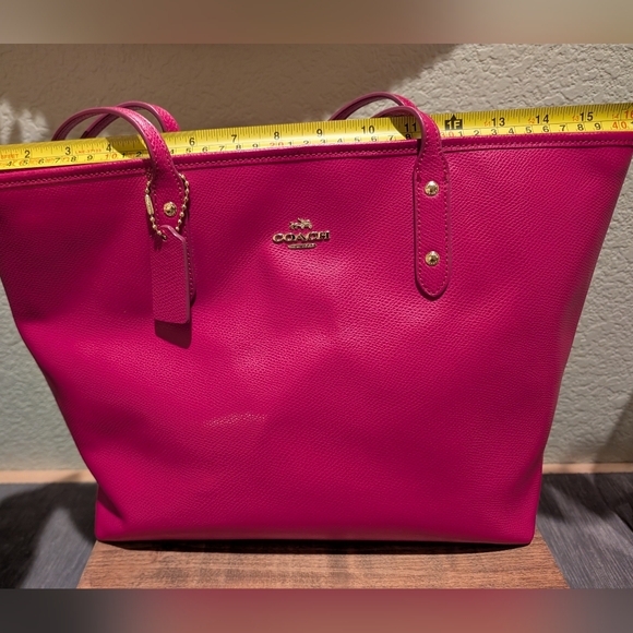 Coach Crossgrain Leather Fuschia City Zip Tote - Picture 13 of 13